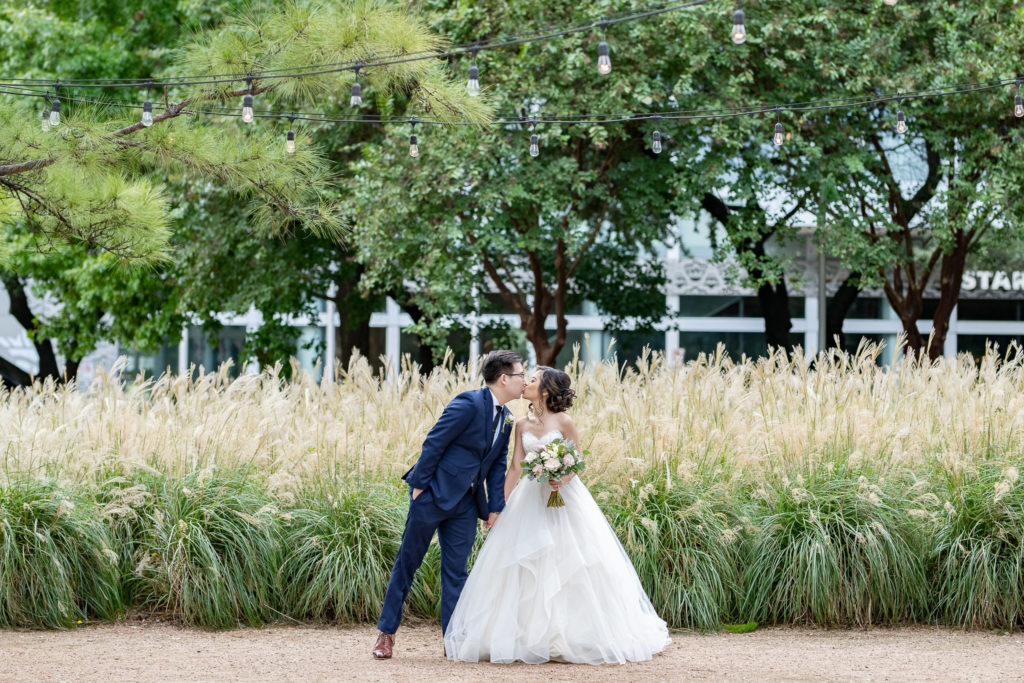 Houston Wedding photographer, half a rice studios, wedding at kim son, wedding photos at discovery green